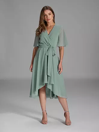 SWING | Robe de soirée
Marque : SWING
Couleur : vert
Catégories : Mode,Femme

Longueur des manches : Manches courtes
Encolure : Col en V
Matière : Chiffon,Polyester / Polyamide
Motif : Uni
Coupe (vêtement d'extérieur) : Regular
Style & Occasion : Occasion
St | 